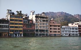 Gauri Gangaa At Har Ki Pauri With Private Ganga Ghat